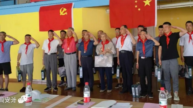 共庆“八一”建军节 温暖退役军人心