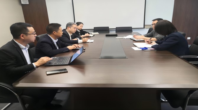 法律事务中心组织召开业务座谈会