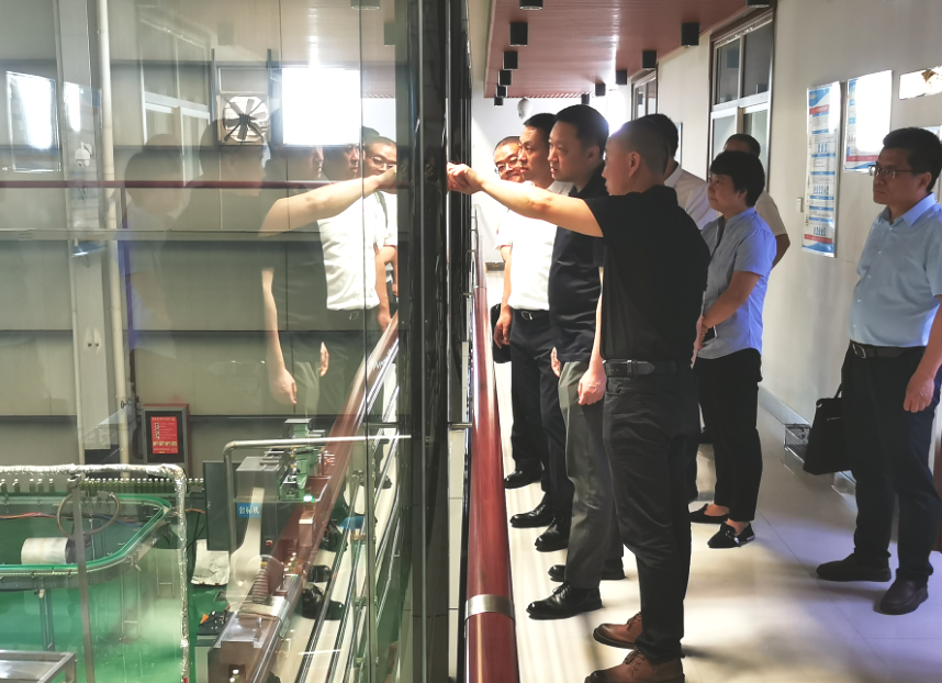 杜岩岫赴环球园艺公司调研