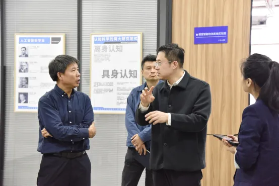 践行财政服务月 || 公司践行服务理念 赴中科光电“送温暖”