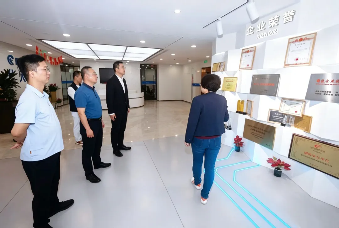 太阳集团拜访华大九天并开展交流座谈