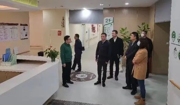 公司赴颐信养老公司开展康养项目现场推进会