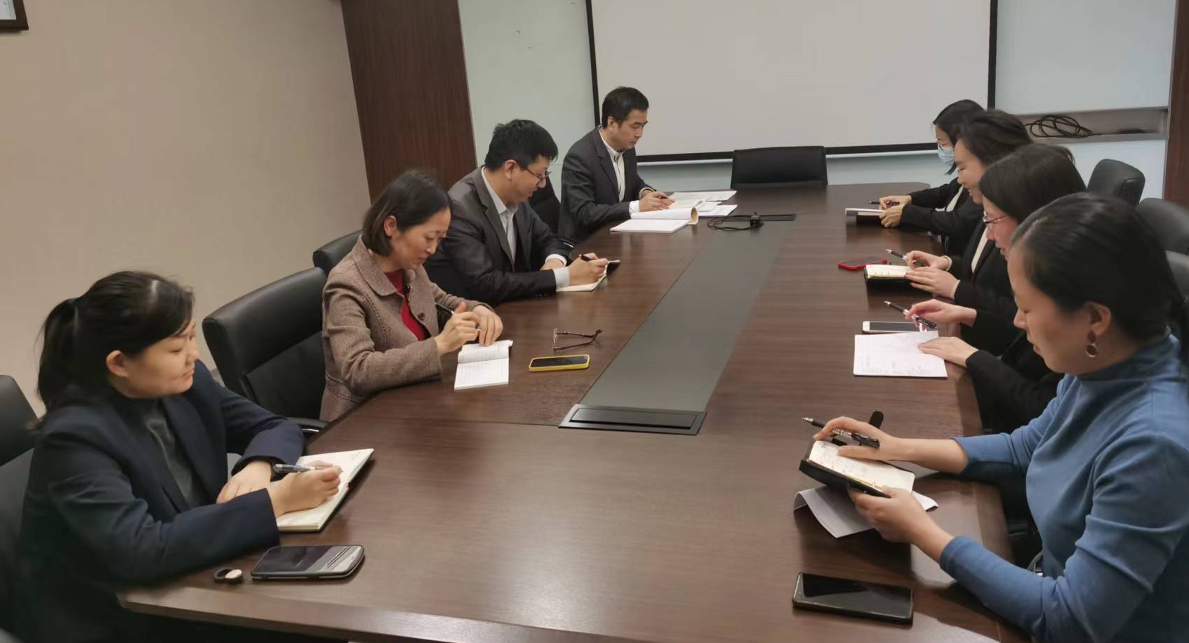 纪检监察室与审计部联合党支部召开支部扩大会议