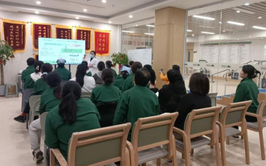 “救”在身边！共筑服务安全——颐信养老举办急救技能培训