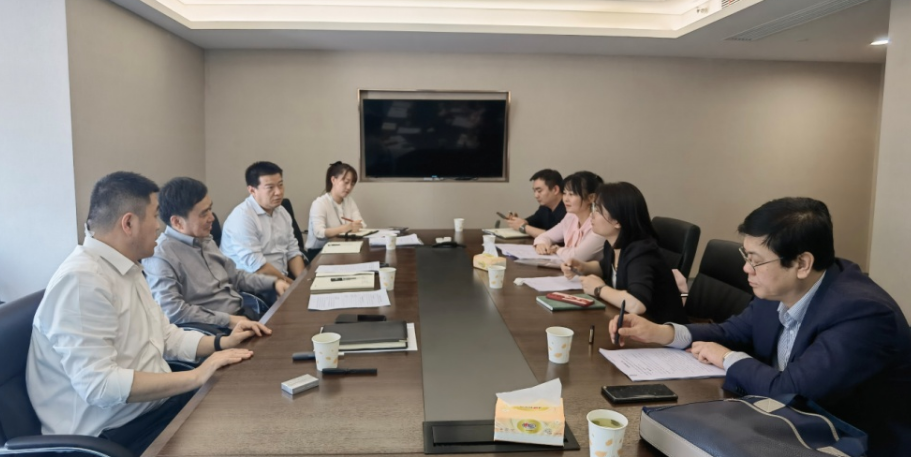 公司与经开区管委会财政局、经开渭发集团座谈