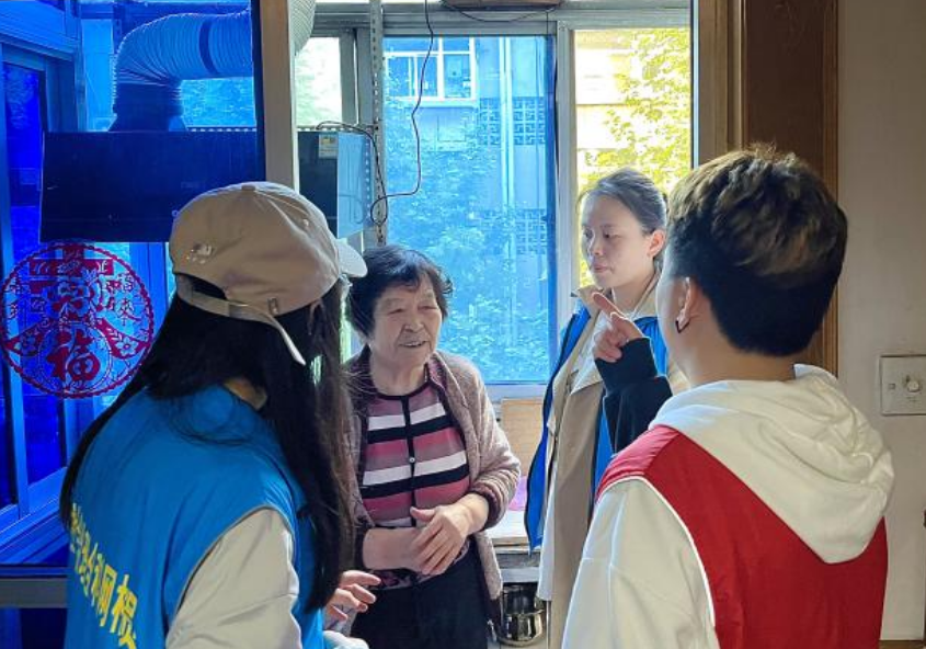 颐信养老开展“三助服务进社区 尊严养老暖人心”服务活动