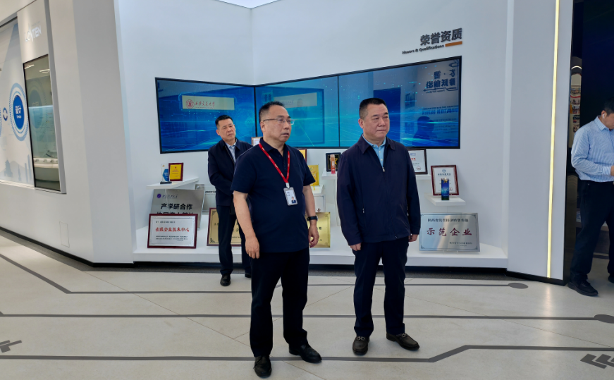 公司赴重点被投企业龙腾半导体走访调研